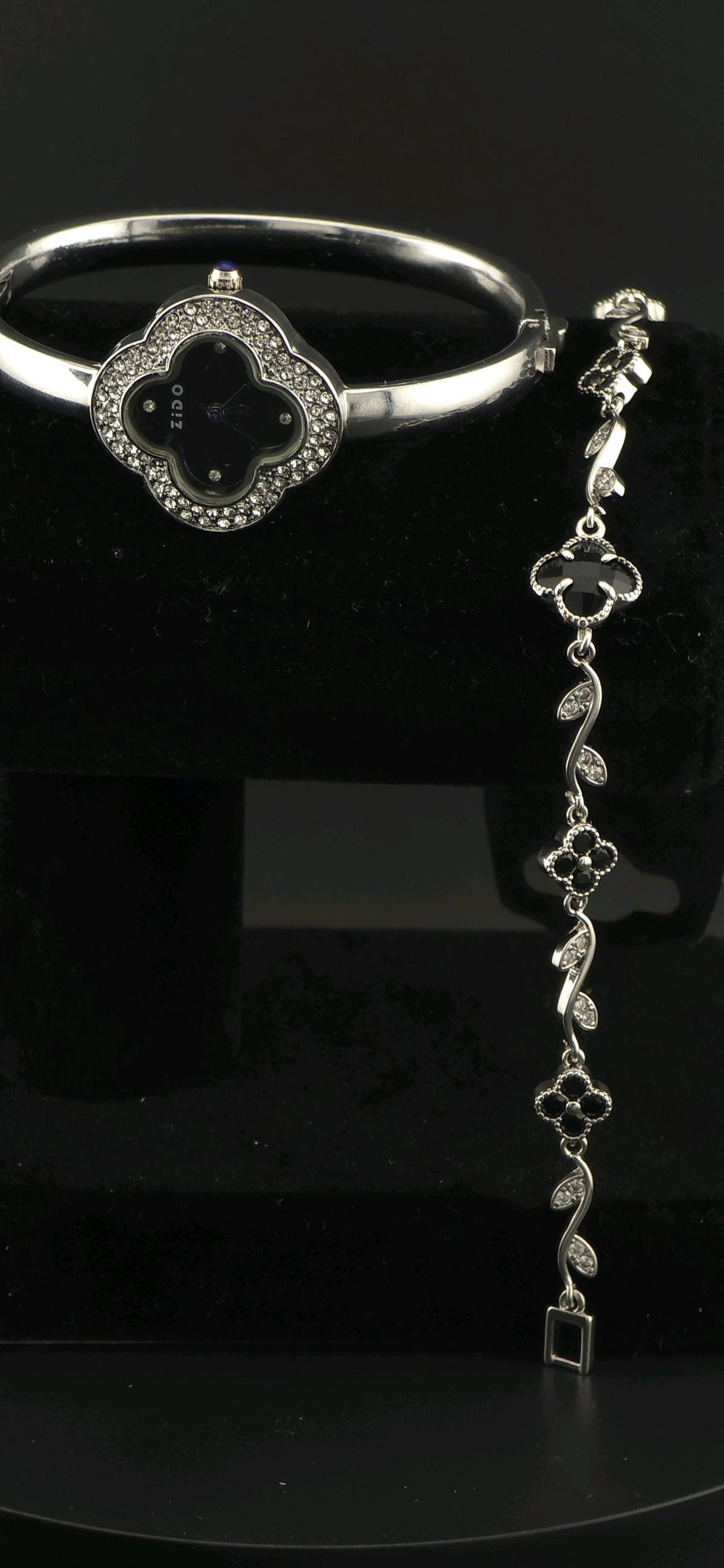 Watch and Bracelet Set New for women - Saugus, Massachusetts - FleaMarketBay