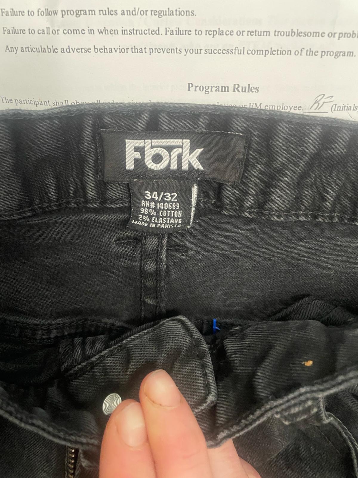 fbrk jesns all black ripped - Daly City, California - FleaMarketBay