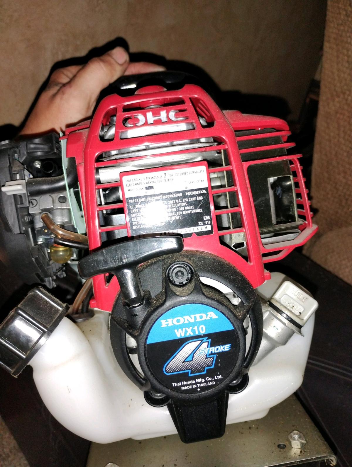 Honda wx10 4 stroke water pump 32 gallons a min - Batesville, Arkansas - FleaMarketBay