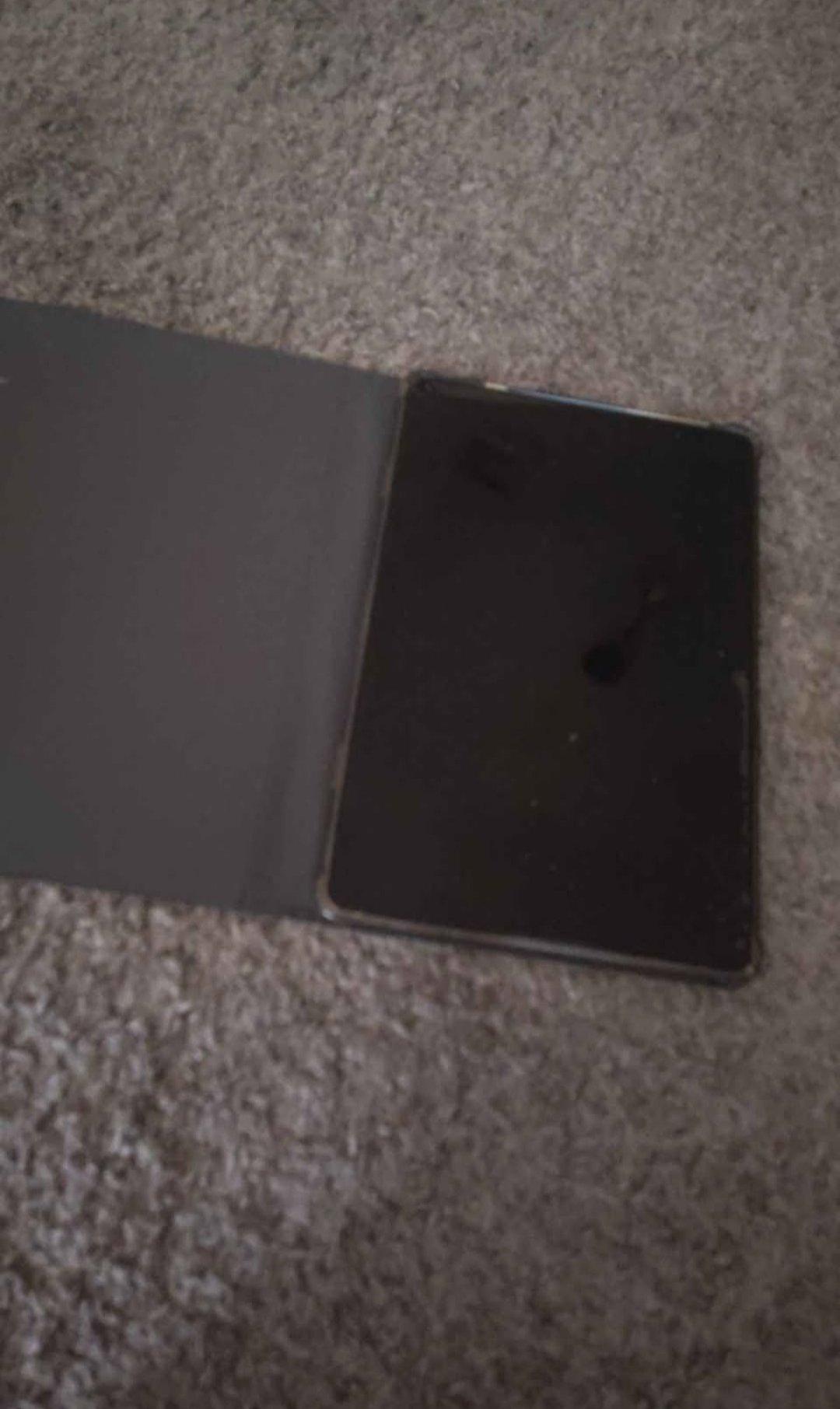 Tablet X9 plus works and no cracks - Hutchinson, Kansas - FleaMarketBay
