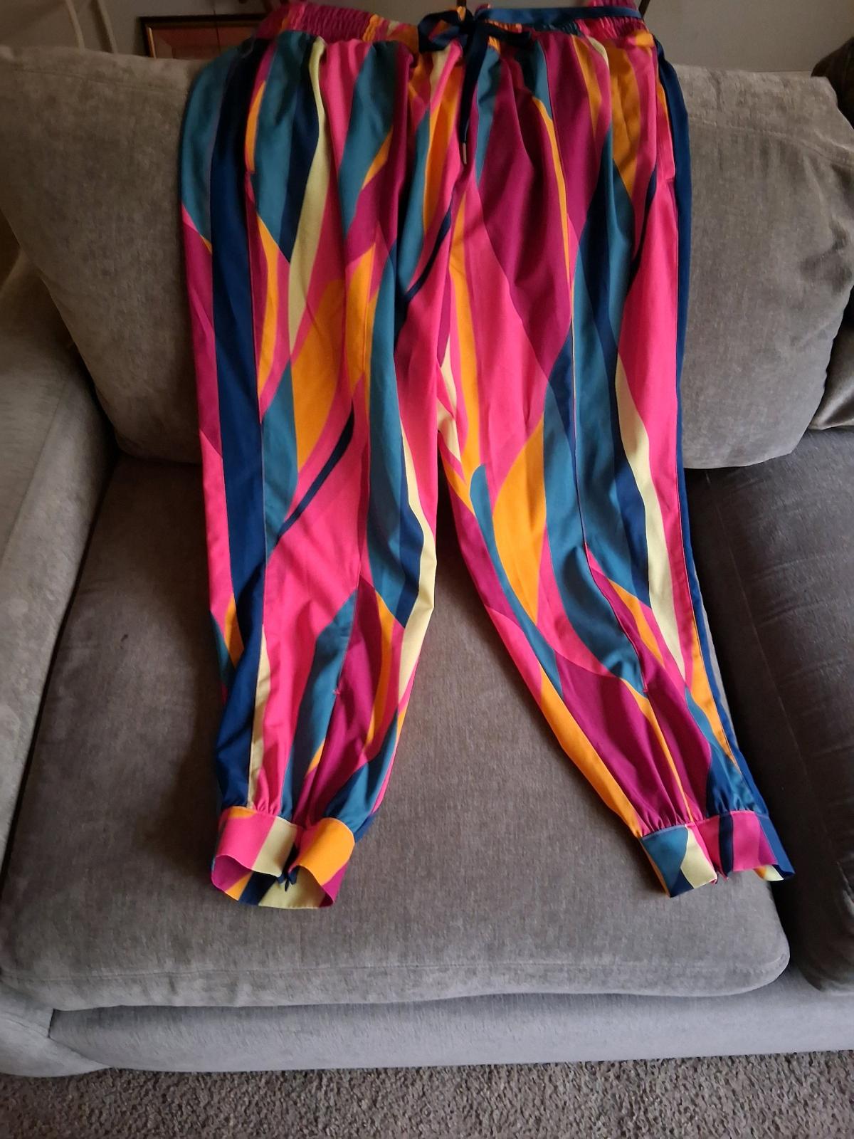 Ladies XL 2Piece Stylish Summer Suit - Columbia, South Carolina - FleaMarketBay