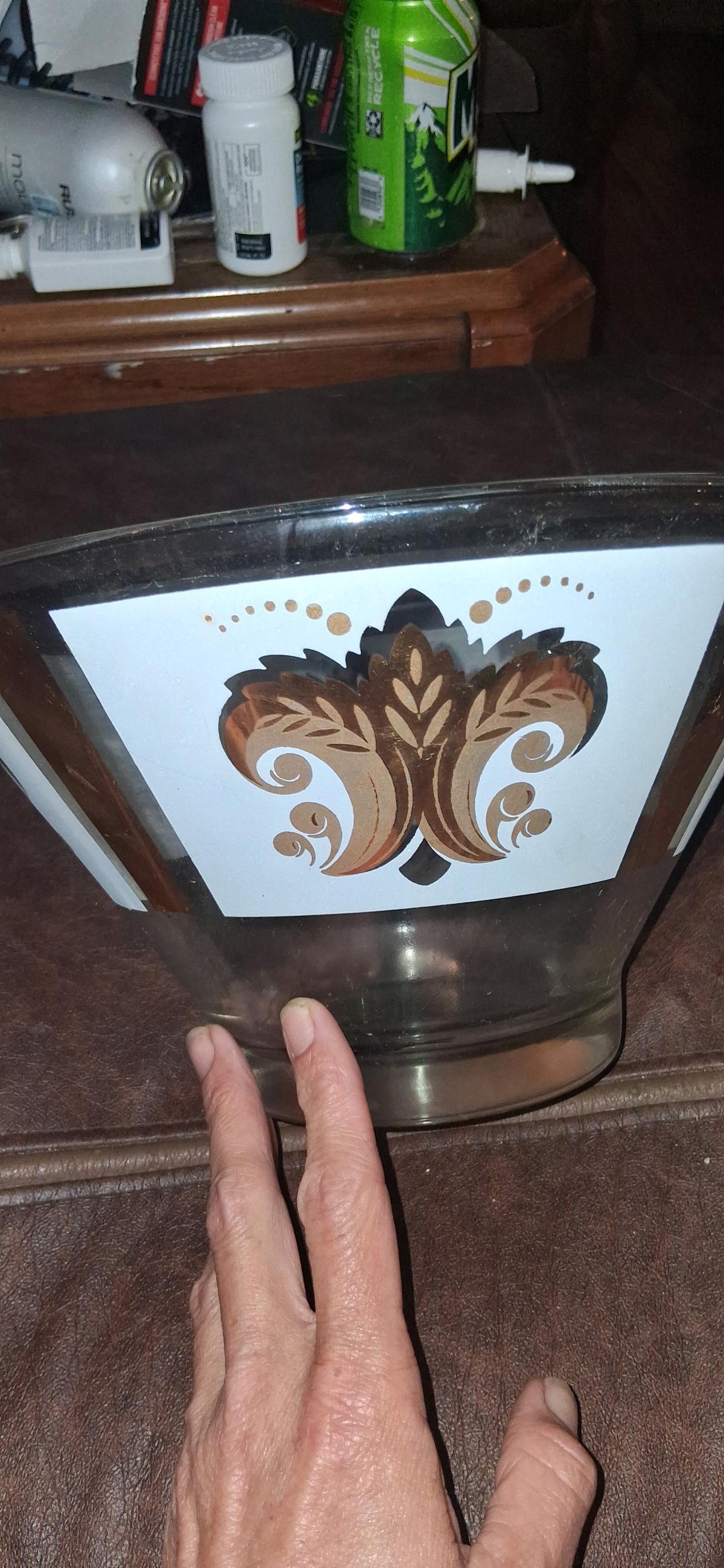 Anchor Hocking serving bowl - Mayking, Kentucky - FleaMarketBay