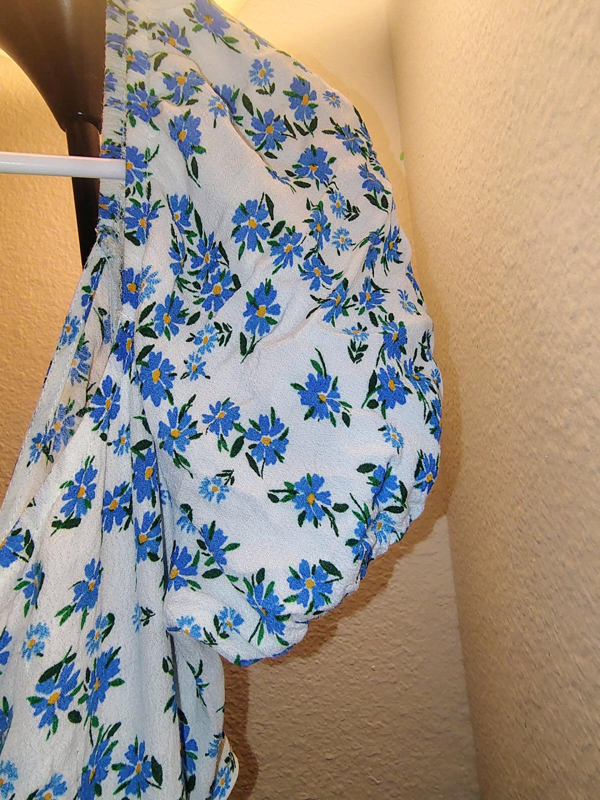 Floral print Summer Dress ties I the front - Rancho Santa Margarita, California - FleaMarketBay