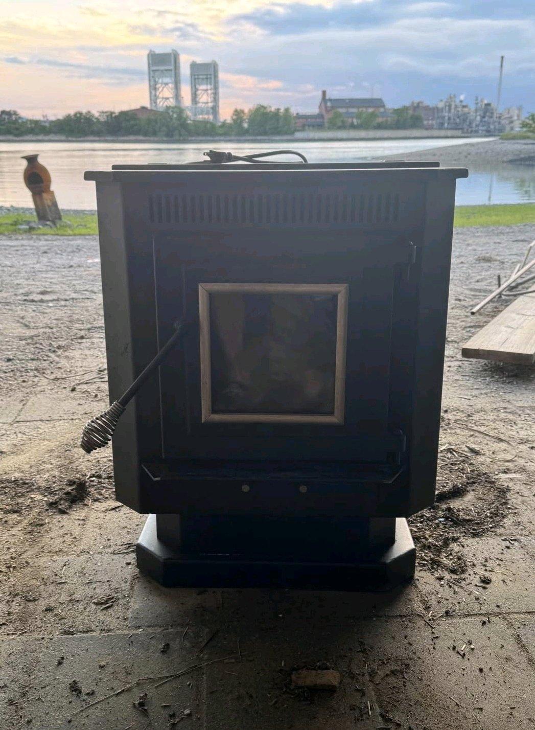 New Englander Pellet Stove w Piping - Weymouth, Massachusetts - FleaMarketBay