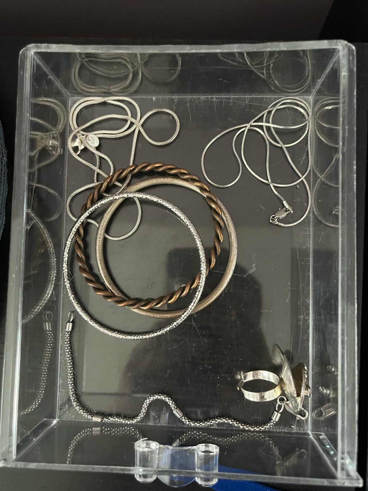 jewelry mixed - Mechanicsburg, Pennsylvania - FleaMarketBay