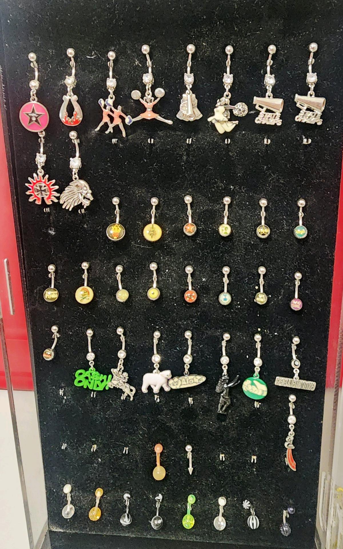 jewelry and displays small business lot - Knoxville, Tennessee - FleaMarketBay