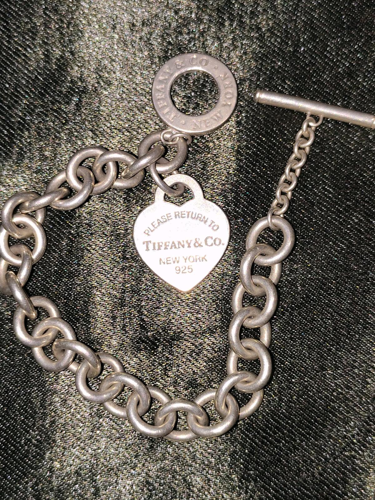 Tiffanys toggle bracelet without the box return to Tiffanys - Fountaintown, Indiana - FleaMarketBay