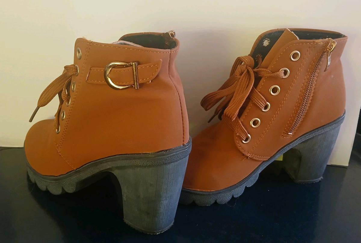 Used but Still New Comfy and Brown Heels Ankle Boots - Kissimmee, Florida - FleaMarketBay