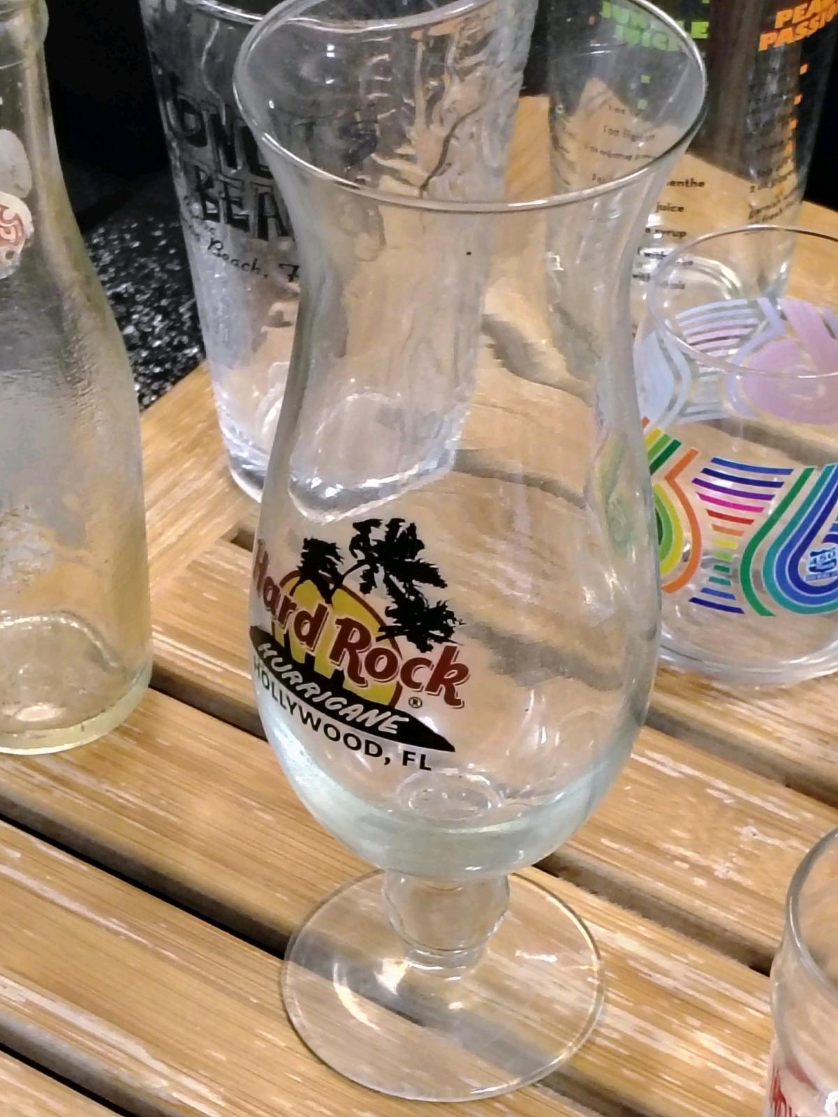 collectible glassware and bottles - Fountaintown, Indiana - FleaMarketBay