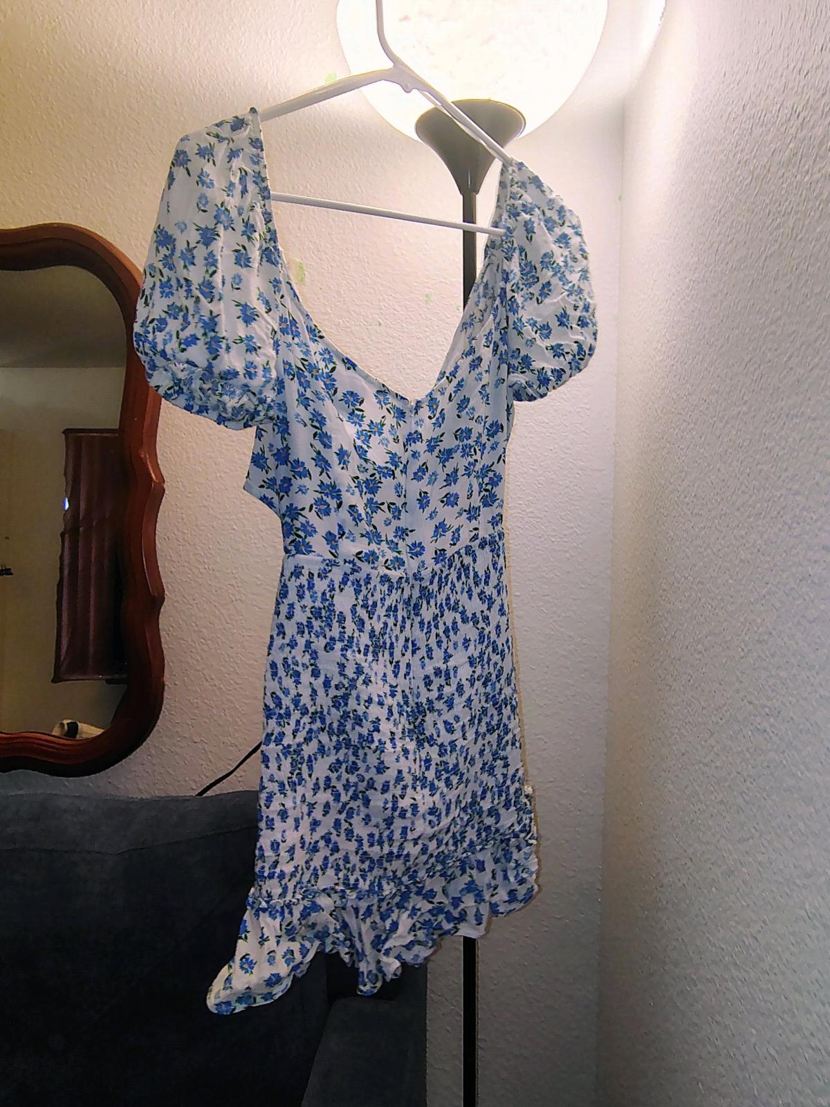 Floral print Summer Dress ties I the front - Rancho Santa Margarita, California - FleaMarketBay