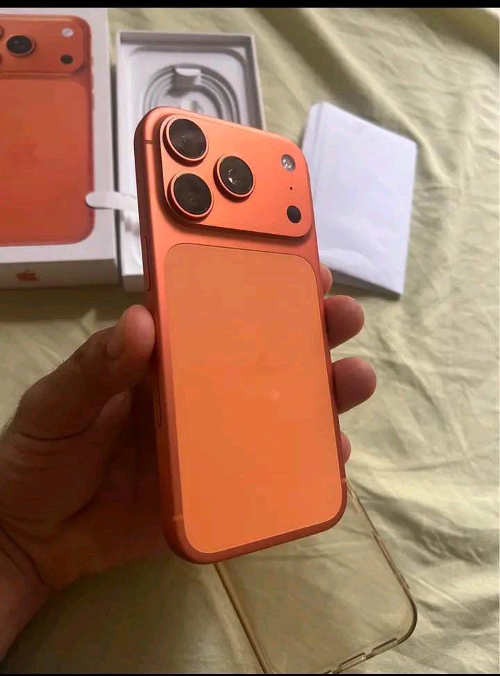 iphone 17pro maX 512gb - Royal City, Washington - FleaMarketBay