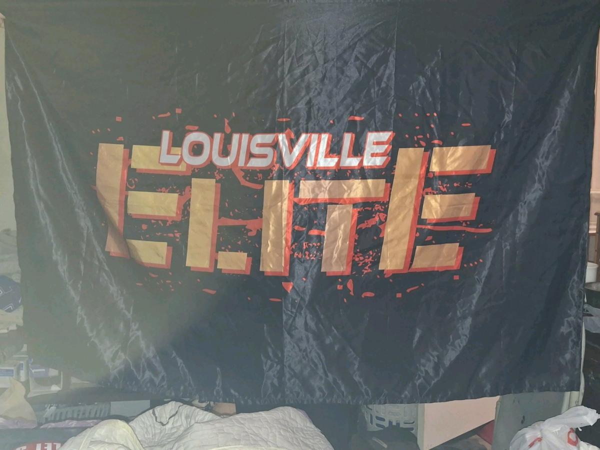 Louisville Cardinals football team flag - Jeffersonville, Indiana - FleaMarketBay