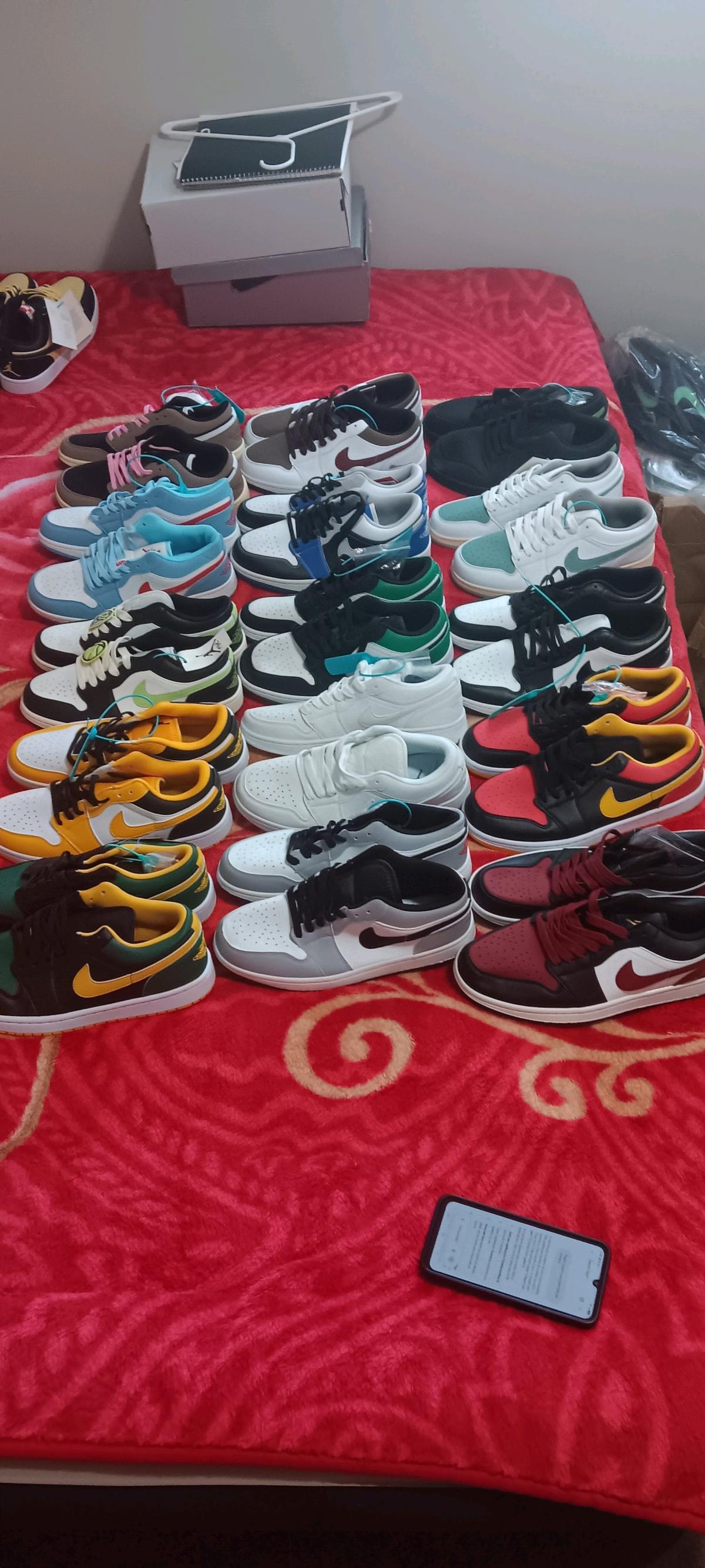 mens  shoes size 95 women also wear 40 dolla per pairs - Murfreesboro, Tennessee - FleaMarketBay