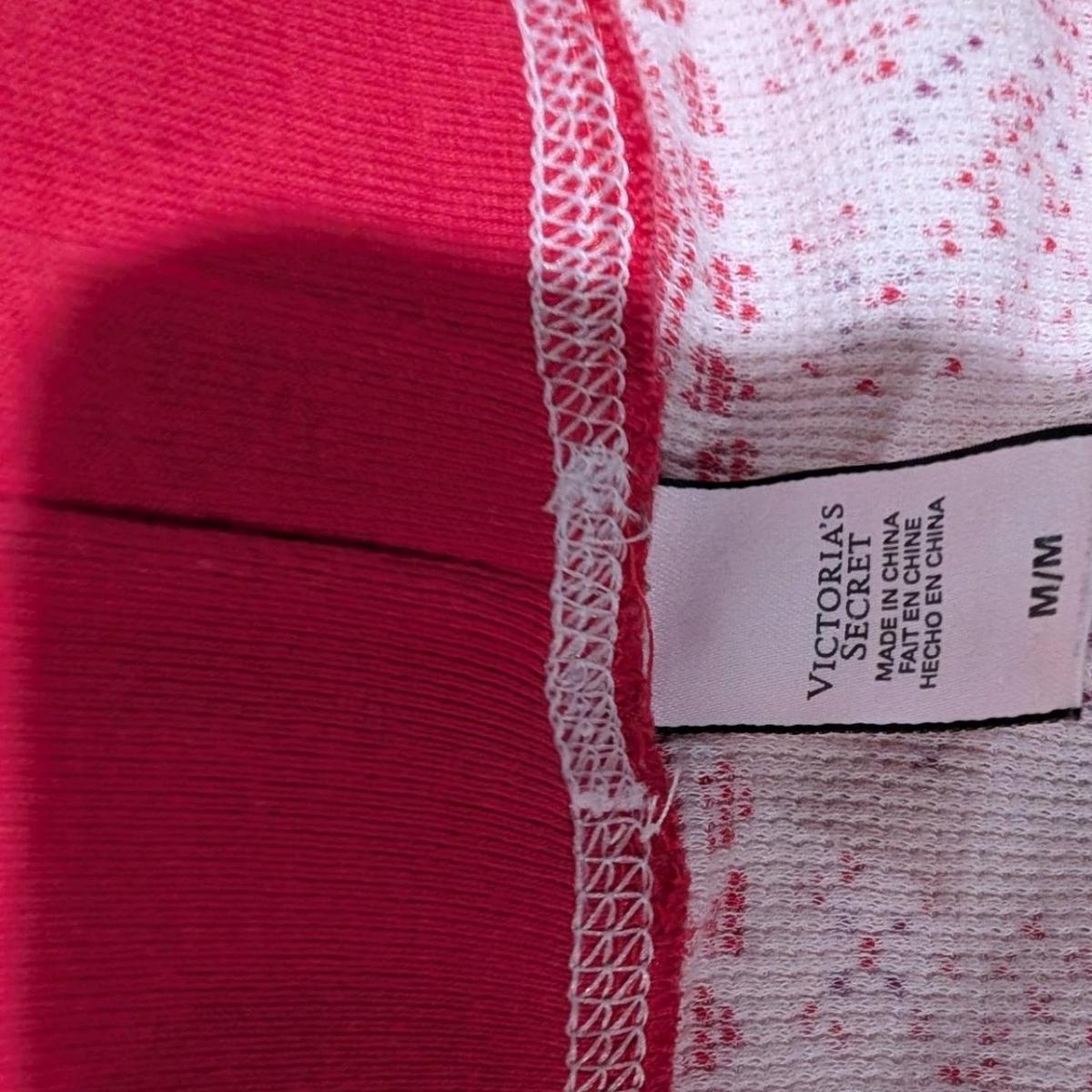 Victorias Secret pink  white Christmas leggings - Pascagoula, Mississippi - FleaMarketBay