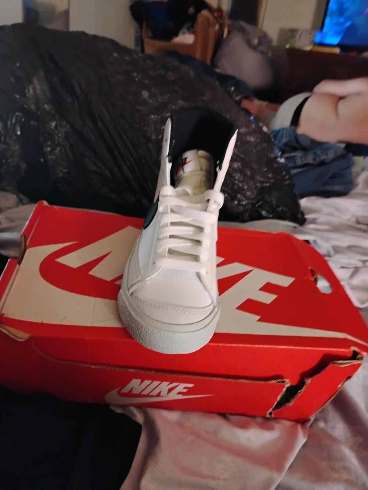 brand new pair of Nikes size 3 - Cartersville, Georgia - FleaMarketBay