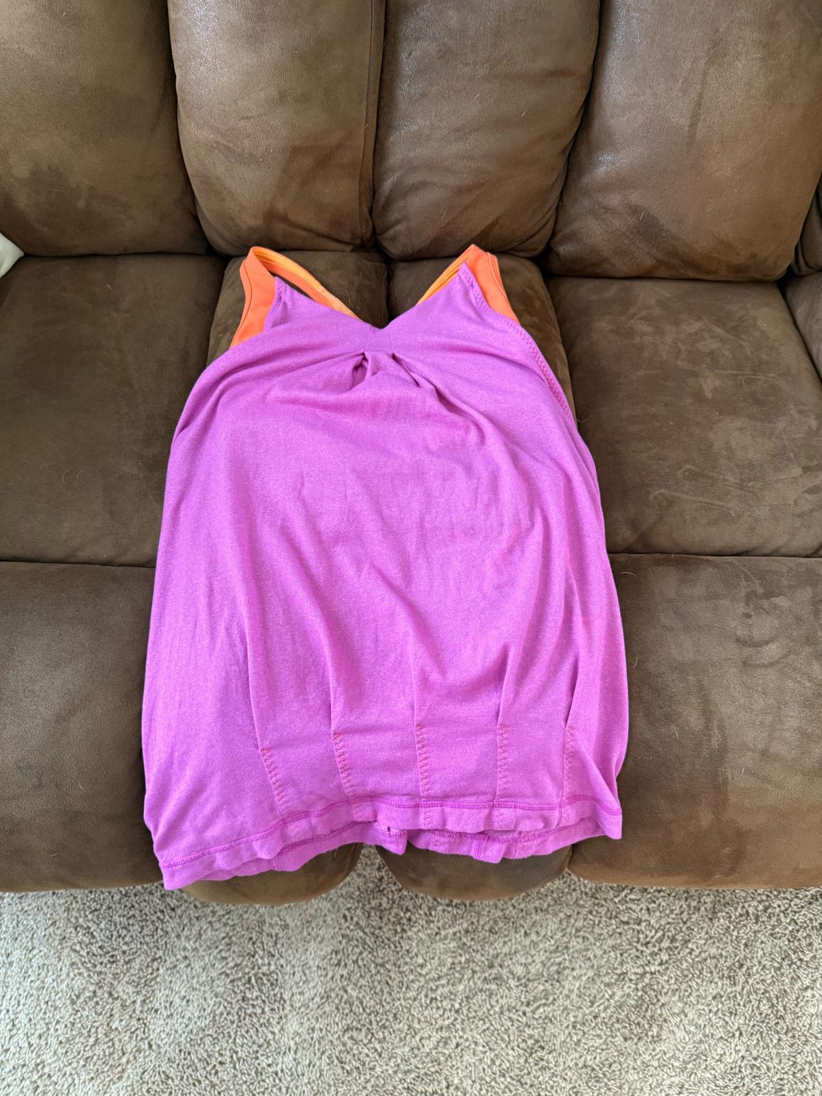2 lululemon tanks - Roxboro, North Carolina - FleaMarketBay