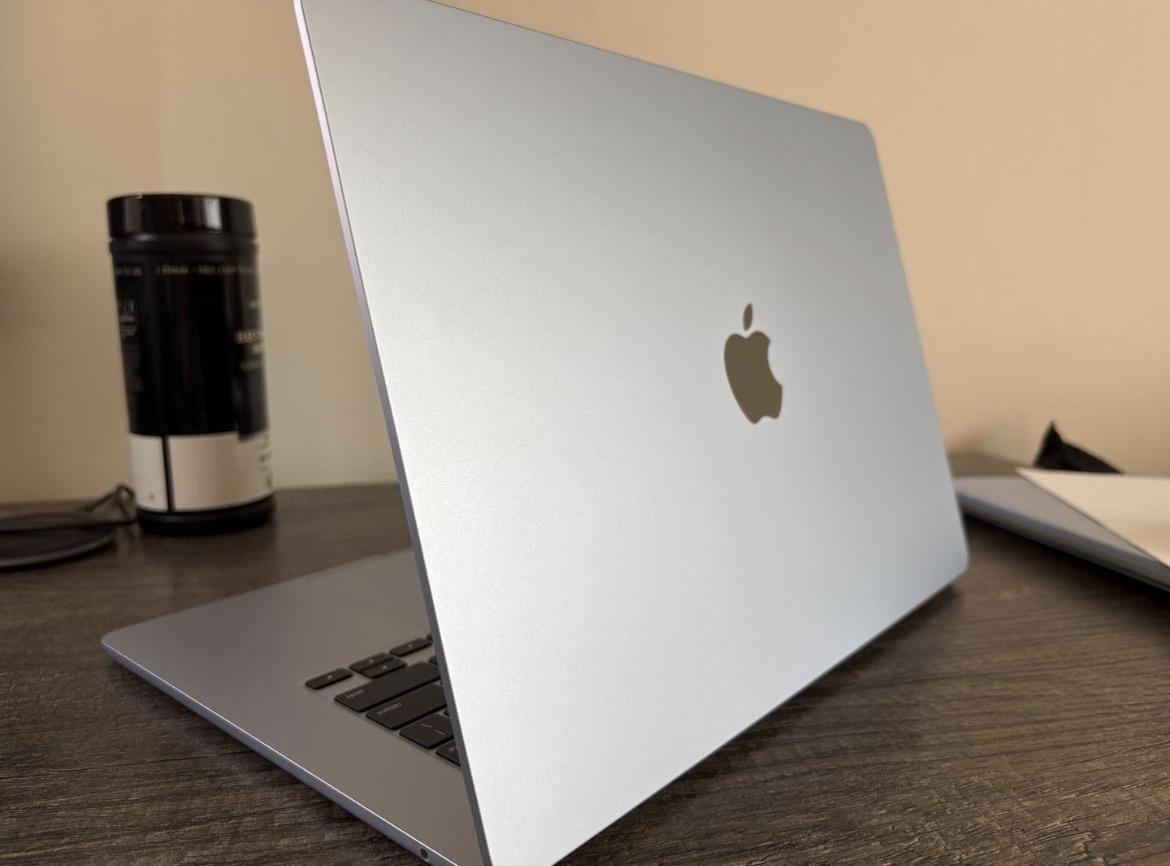 Apple MacBook Air 2025 (M4) - 15-inch - , California - FleaMarketBay