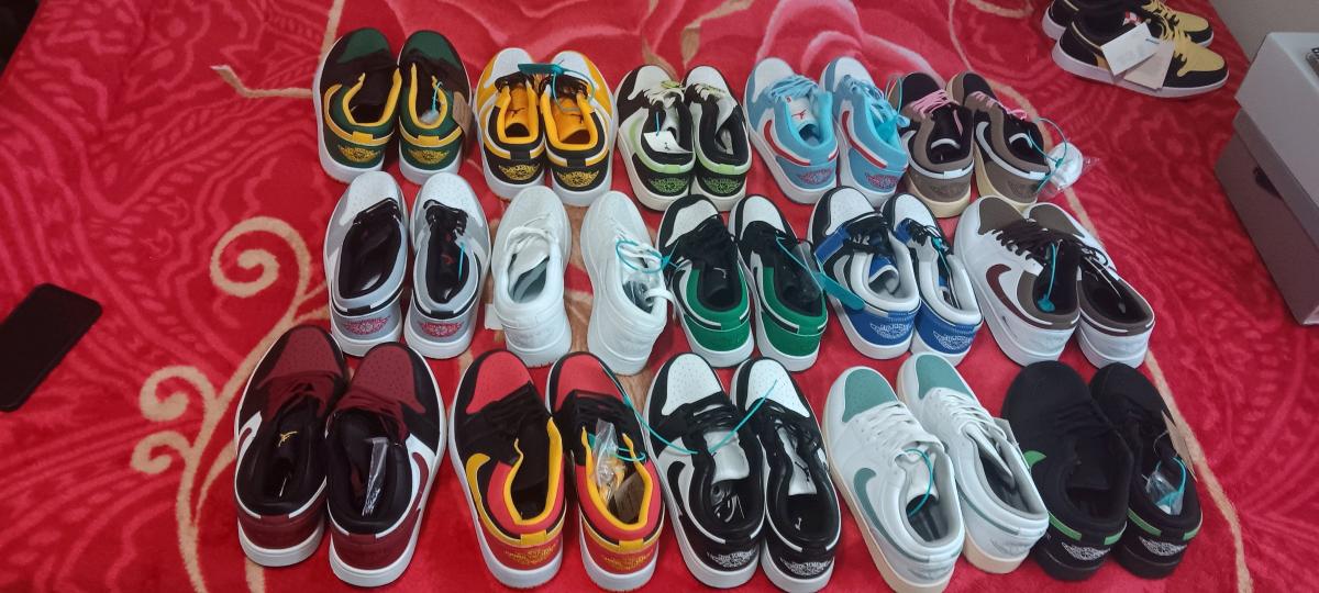 mens  shoes size 95 women also wear 40 dolla per pairs - Murfreesboro, Tennessee - FleaMarketBay