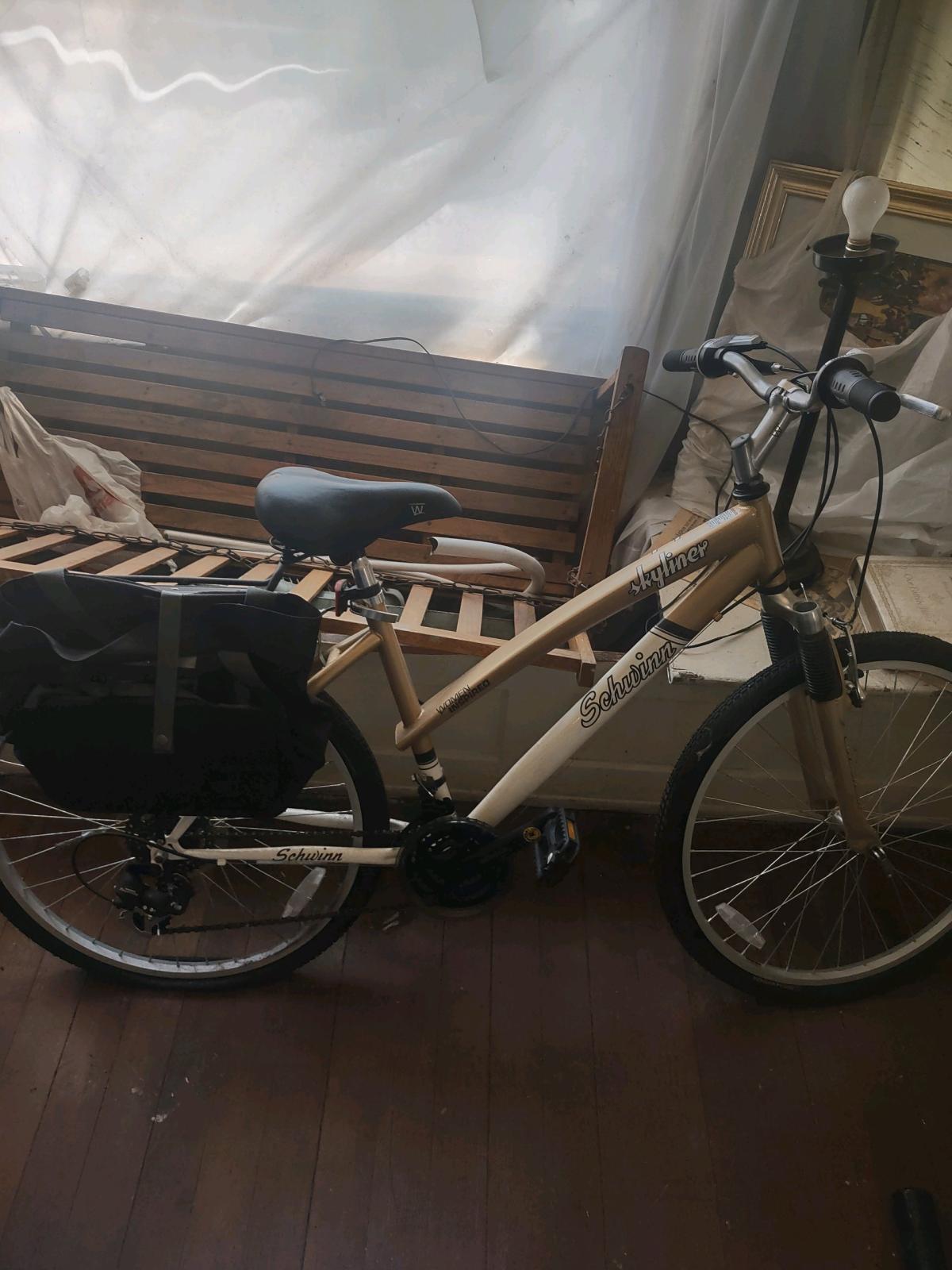 Schwinn Skyliner 21 Speed Hybrid Comfort Bike - Cleveland, Ohio - FleaMarketBay