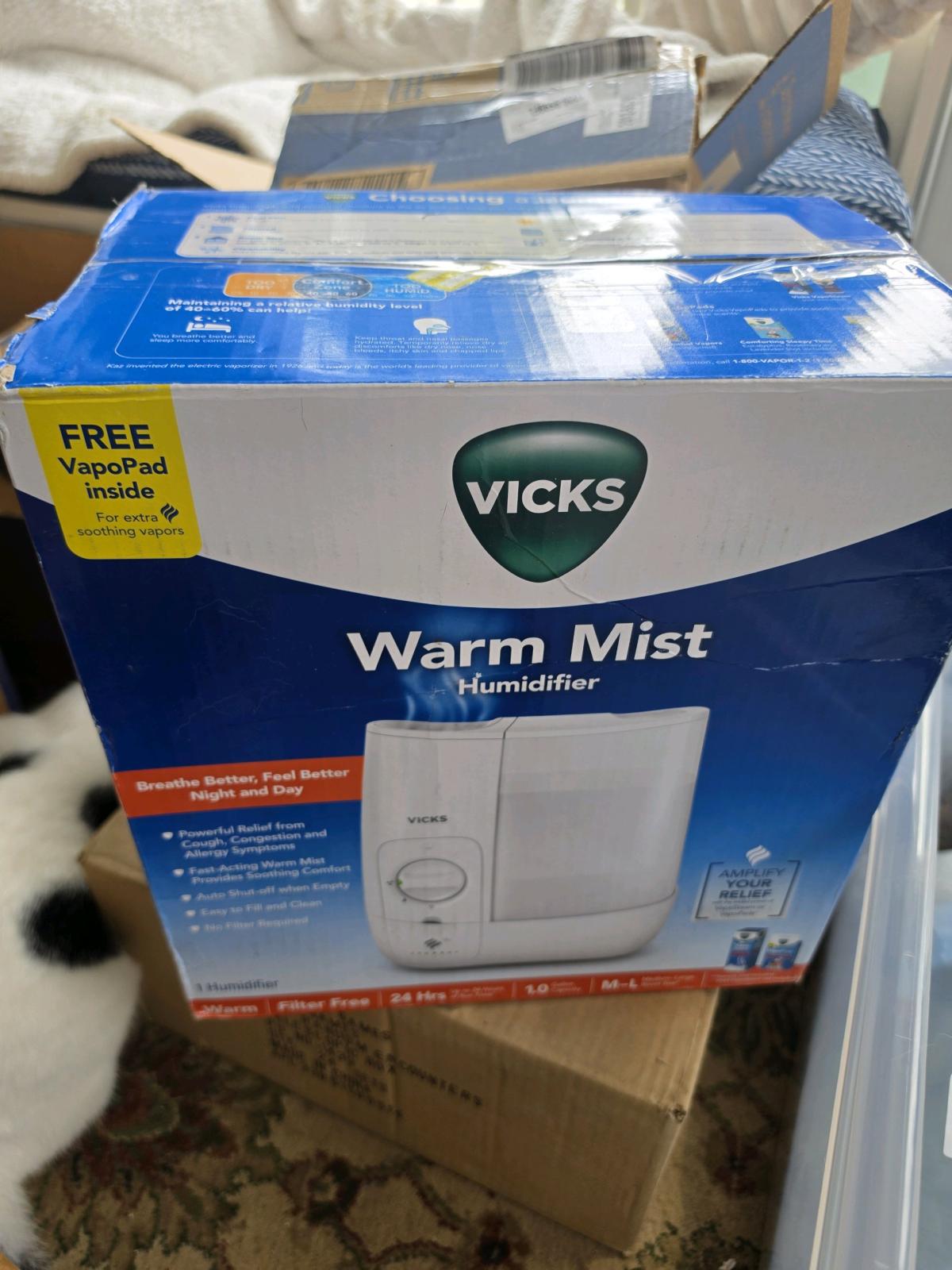 Vicks Warm Mist Humidifier - Ionia, Michigan - FleaMarketBay