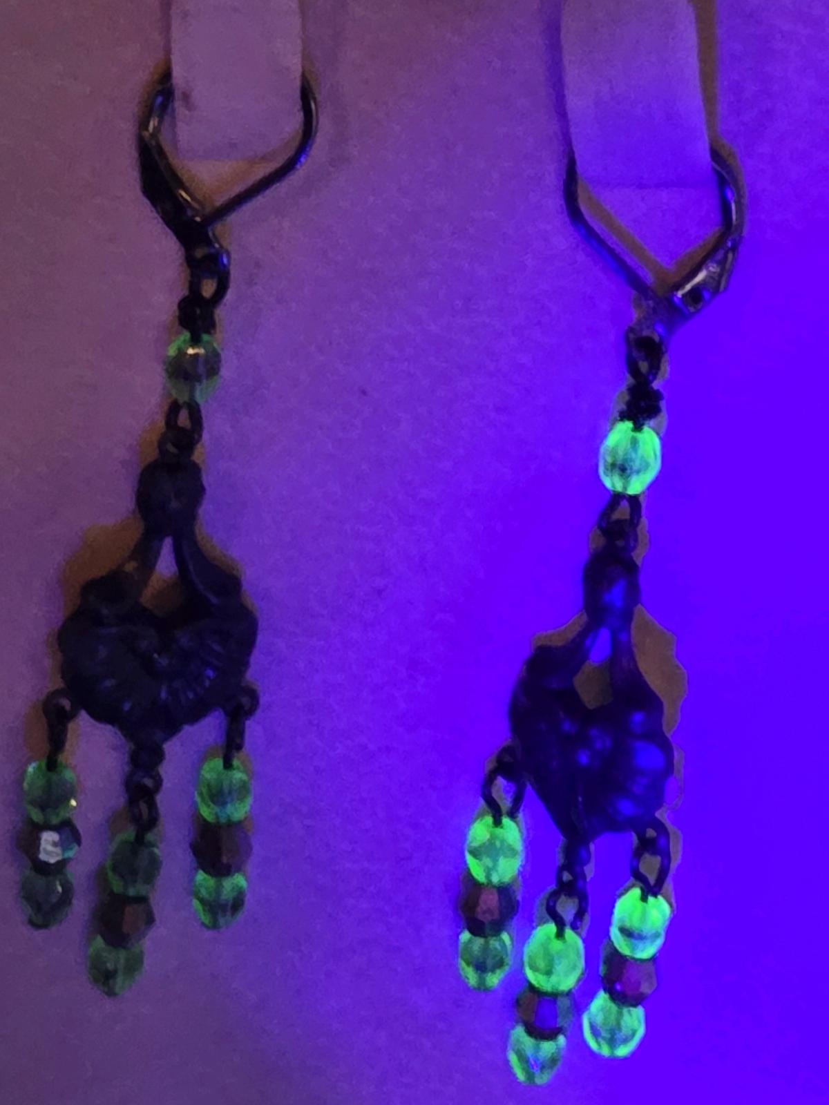 black heart earings made with Uranium beads that glow - Dequincy, Louisiana - FleaMarketBay