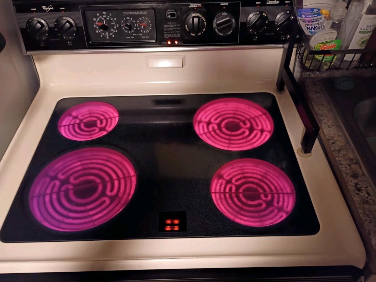 Whirlpool electric range - Raleigh, North Carolina - FleaMarketBay