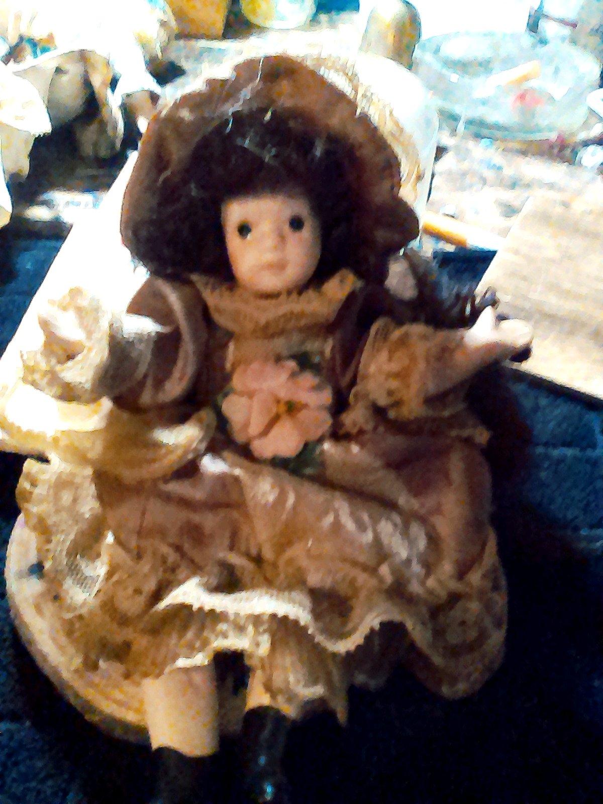 porcelain dolls made 1980s 90s - Hanceville, Alabama - FleaMarketBay