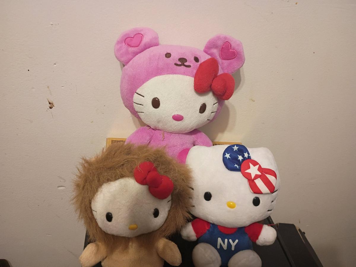 Hello Kitty plush Set - Brighton, Illinois - FleaMarketBay
