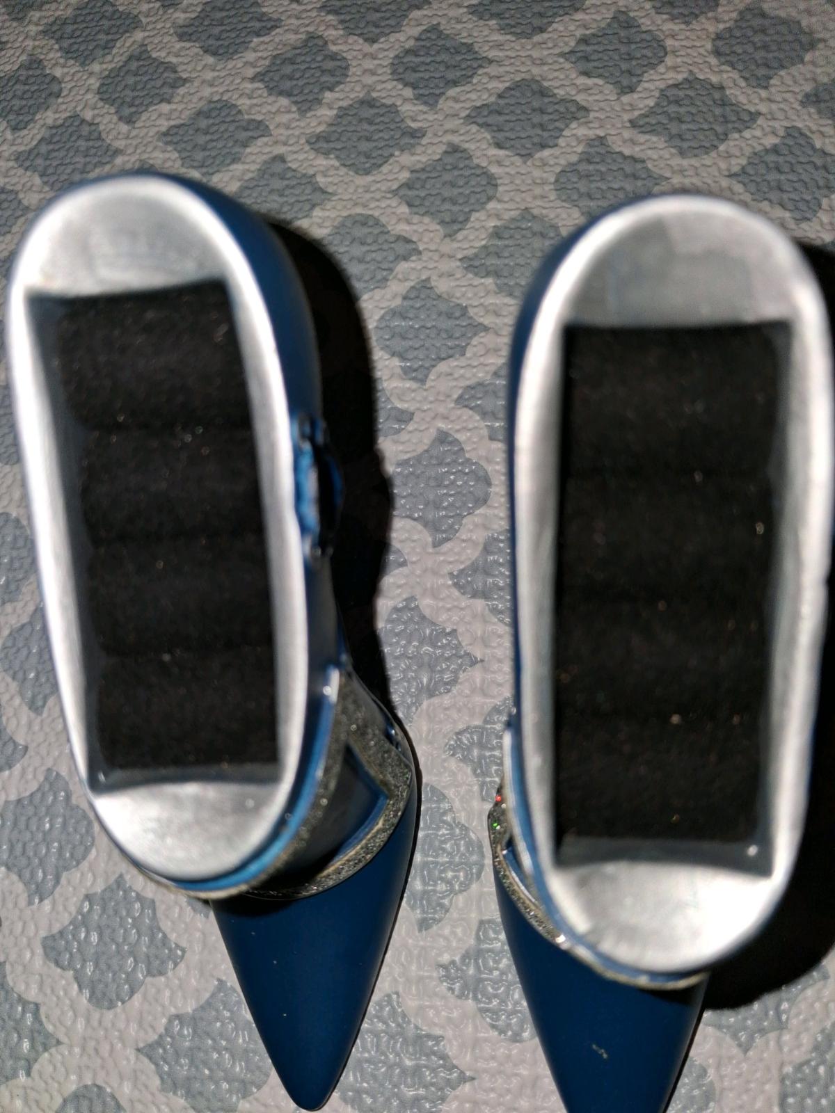 Womans ring holders pair of gogo boots - Philadelphia, Pennsylvania - FleaMarketBay