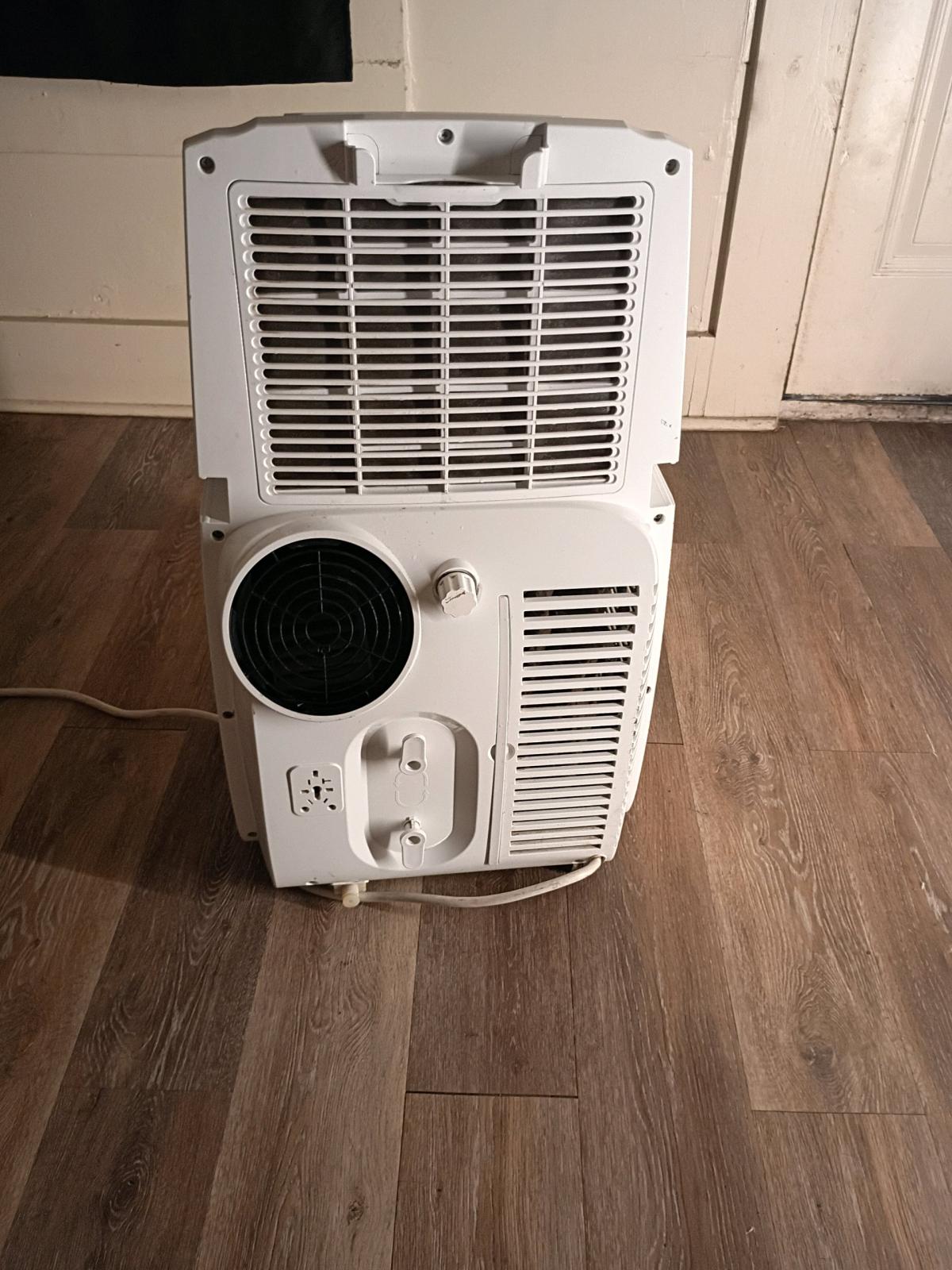 airemax portable AC - Houston, Texas - FleaMarketBay
