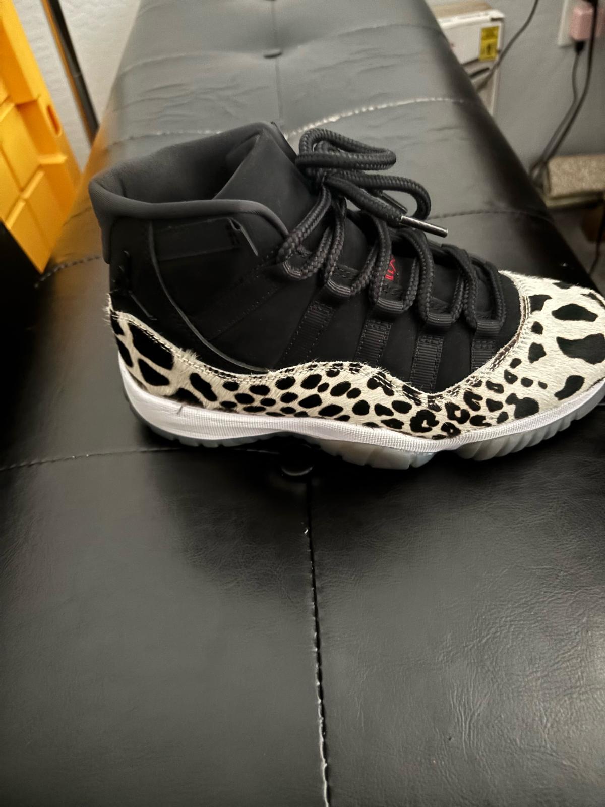 womens Jordans 11 - Tolleson, Arizona - FleaMarketBay