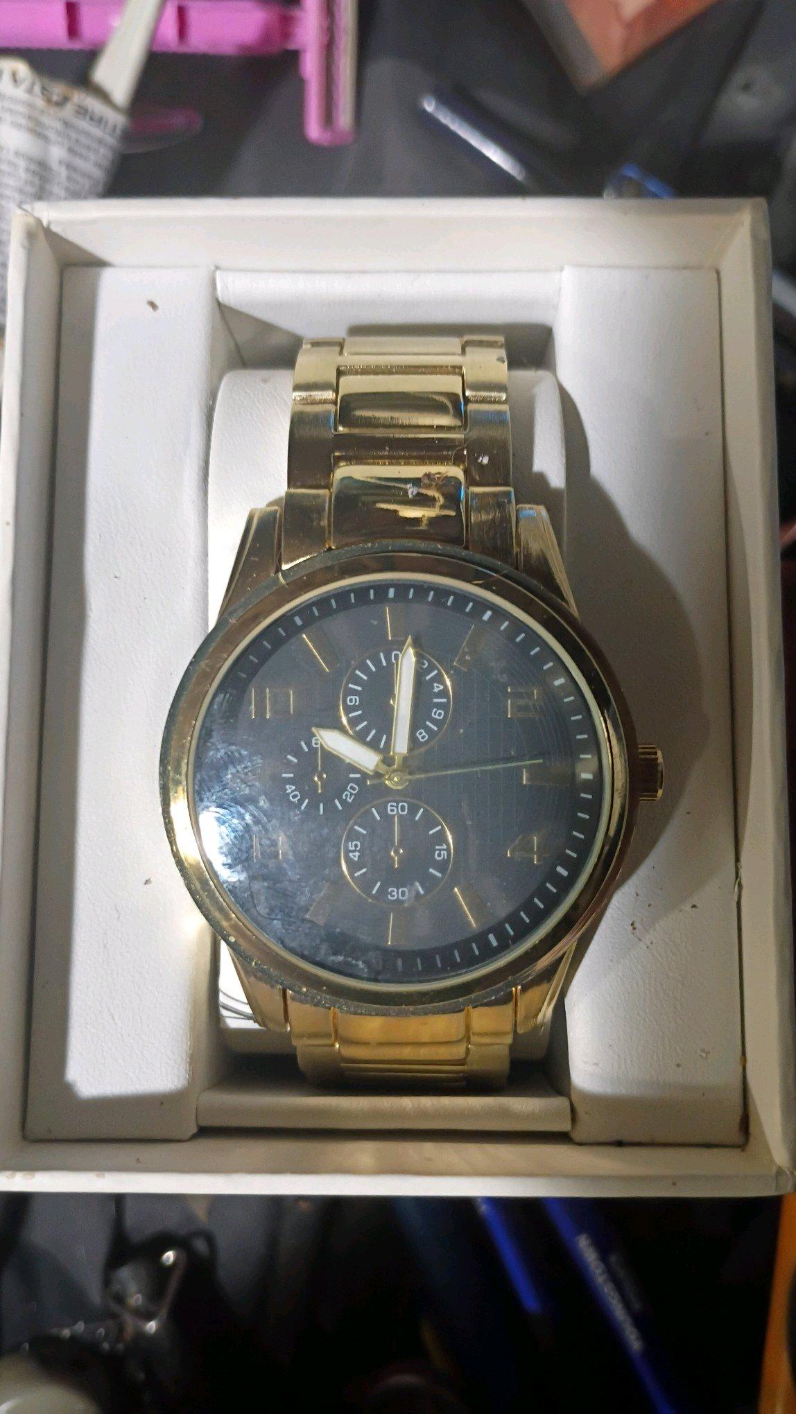 mens gold tone watch lines for the numbers - Alliance, Ohio - FleaMarketBay
