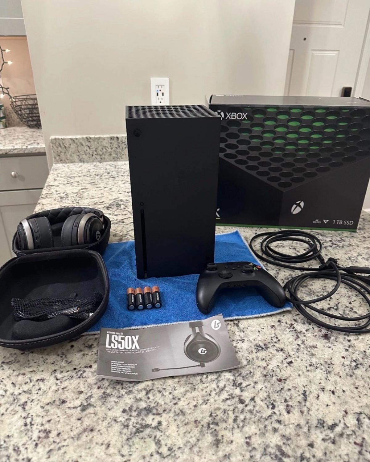 Xbox series x working perfectly - Acme, Louisiana - FleaMarketBay