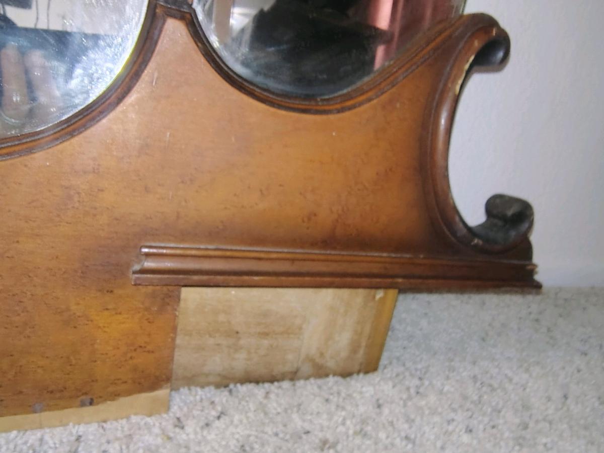 1920 vanity mirror I dont have the vanity be just the mirror - Rancho Santa Margarita, California - FleaMarketBay