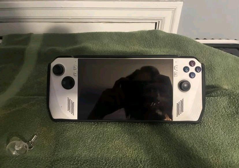 Rog Ally Handheld Gaming Pc - Alicia, Arkansas - FleaMarketBay