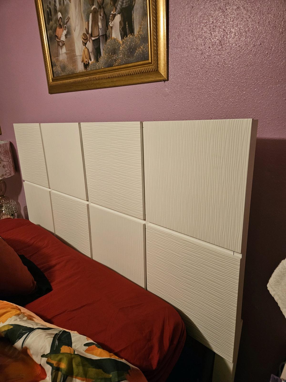 Im selling head board frame it a queen size - Gretna, Louisiana - FleaMarketBay