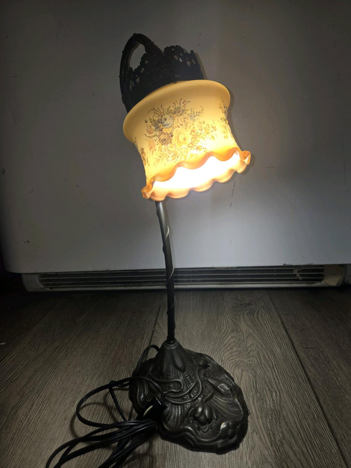 antique lamp - Pittsburg, California - FleaMarketBay
