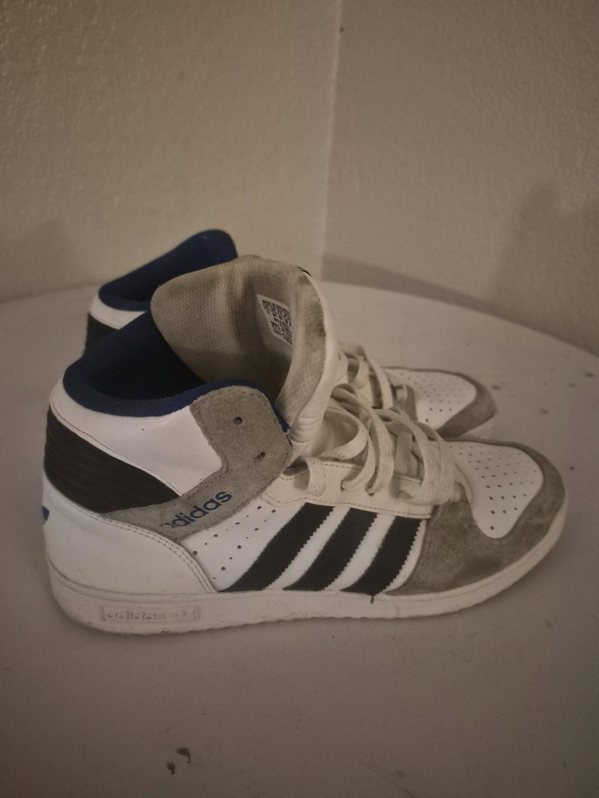 Adidas Throw Back Sneakers - Kissimmee, Florida - FleaMarketBay