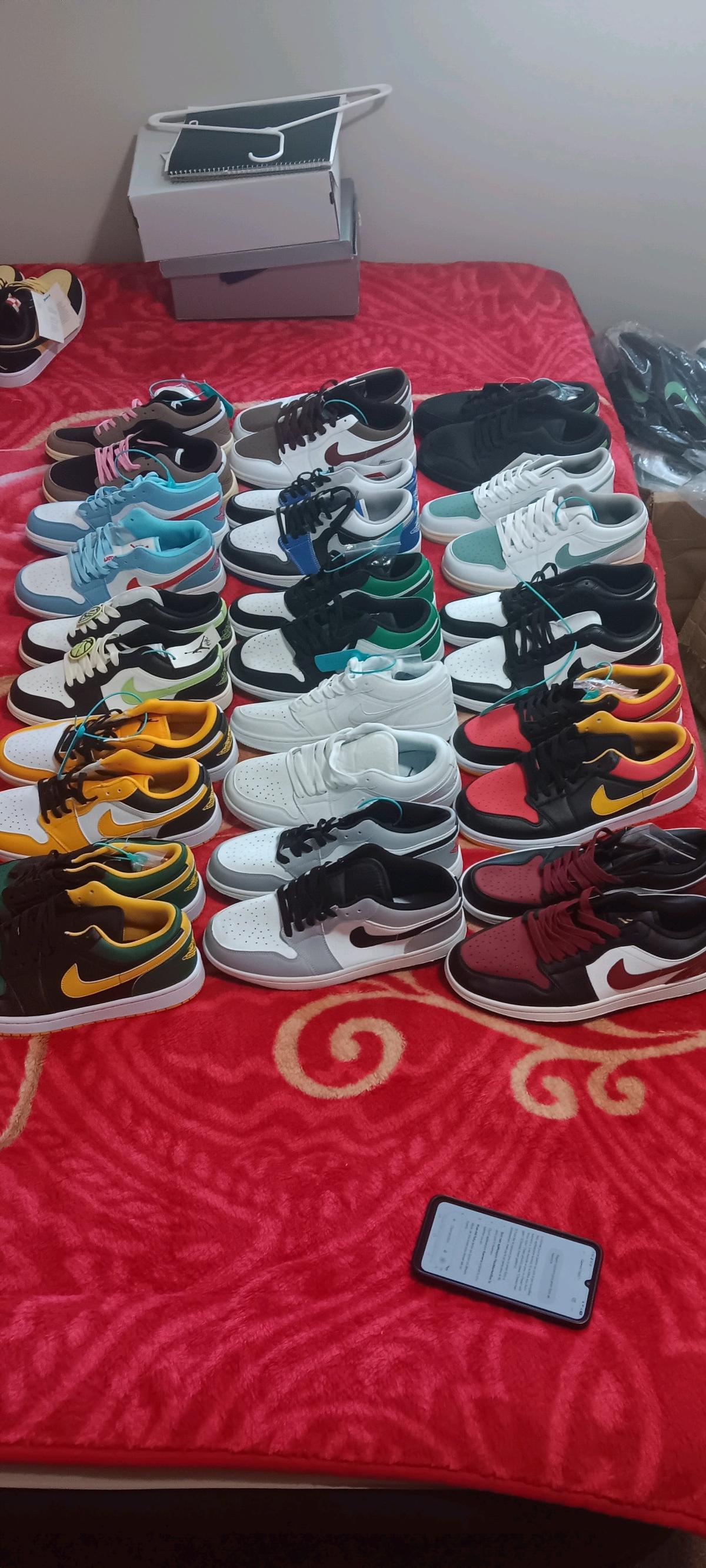 mens  shoes size 95 women also wear 40 dolla per pairs - Murfreesboro, Tennessee - FleaMarketBay