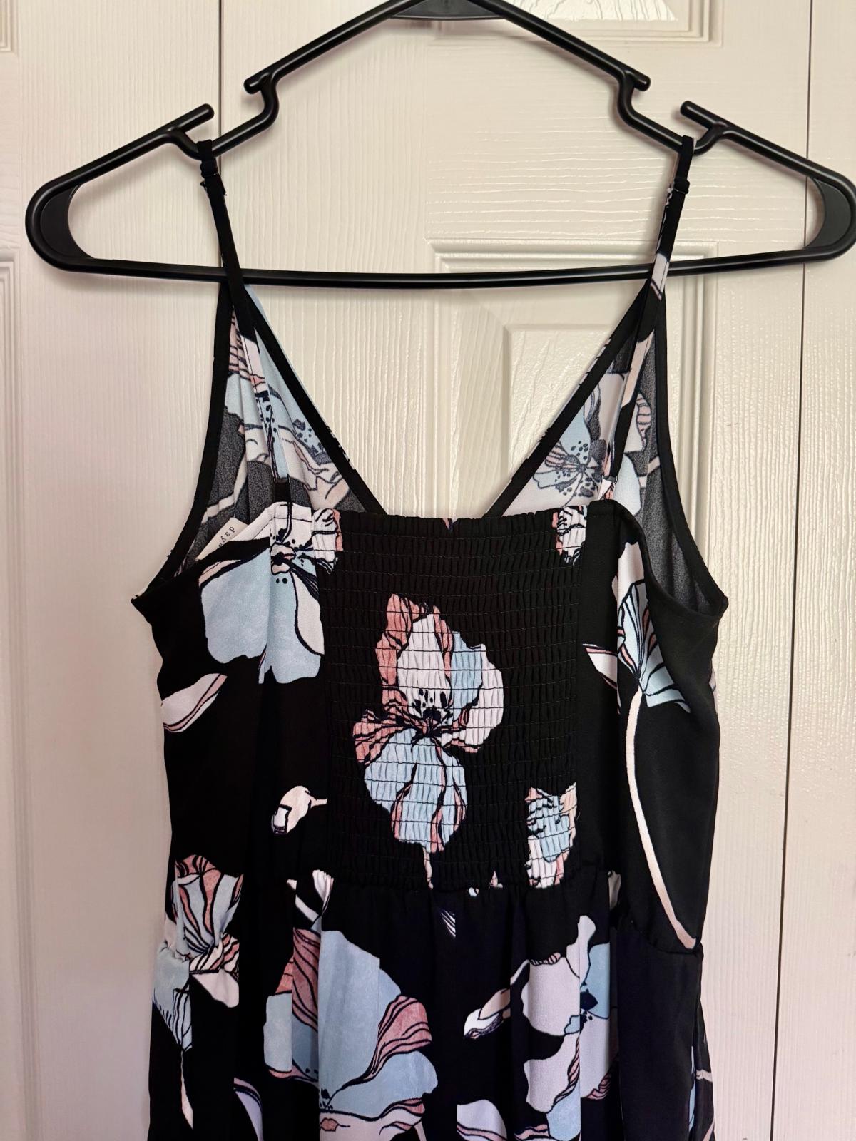 Floral jumsuit - Canton, Georgia - FleaMarketBay
