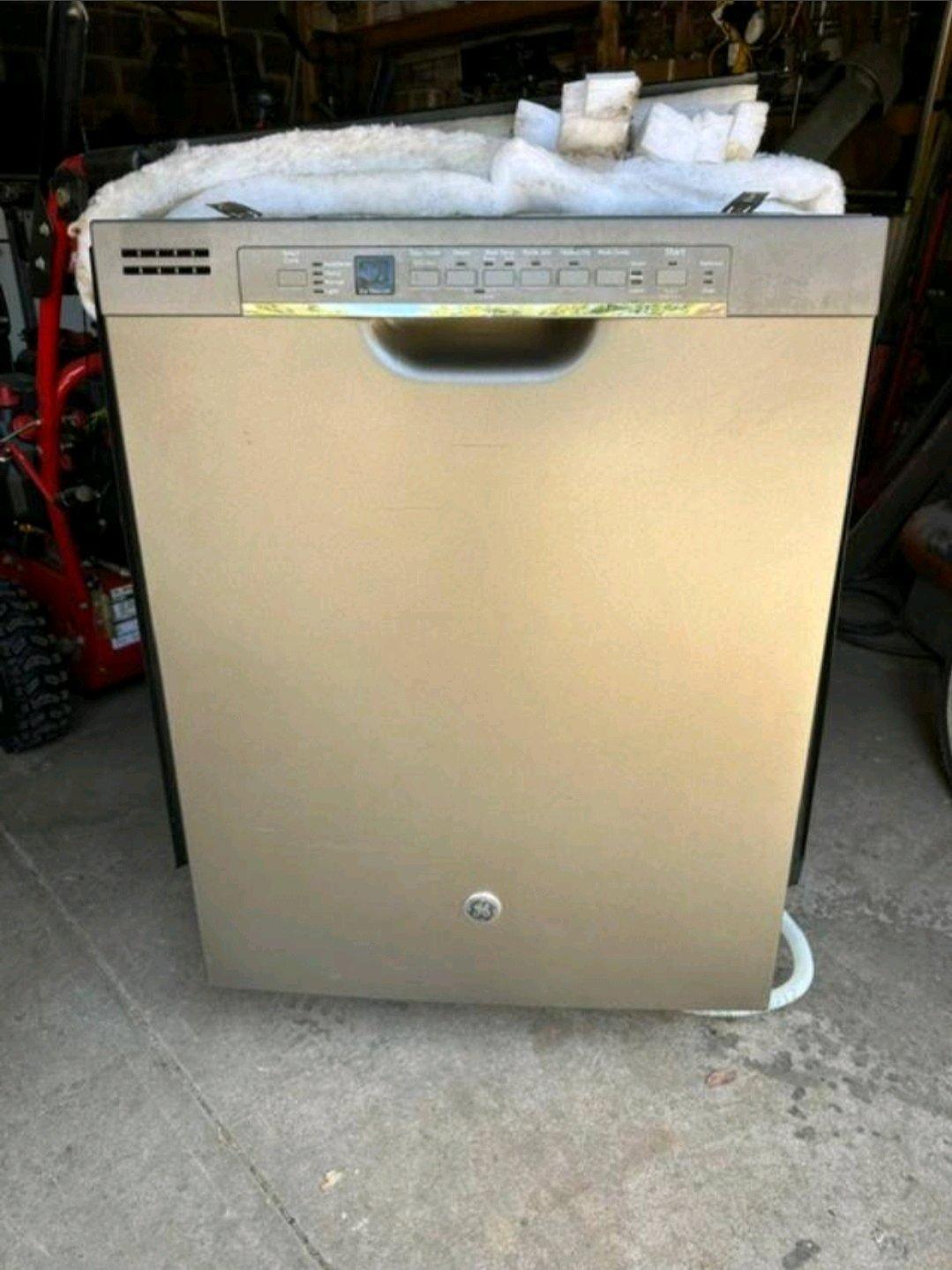 Stainless Steel BuiltIn Dishwasher - Brooklyn, New York - FleaMarketBay