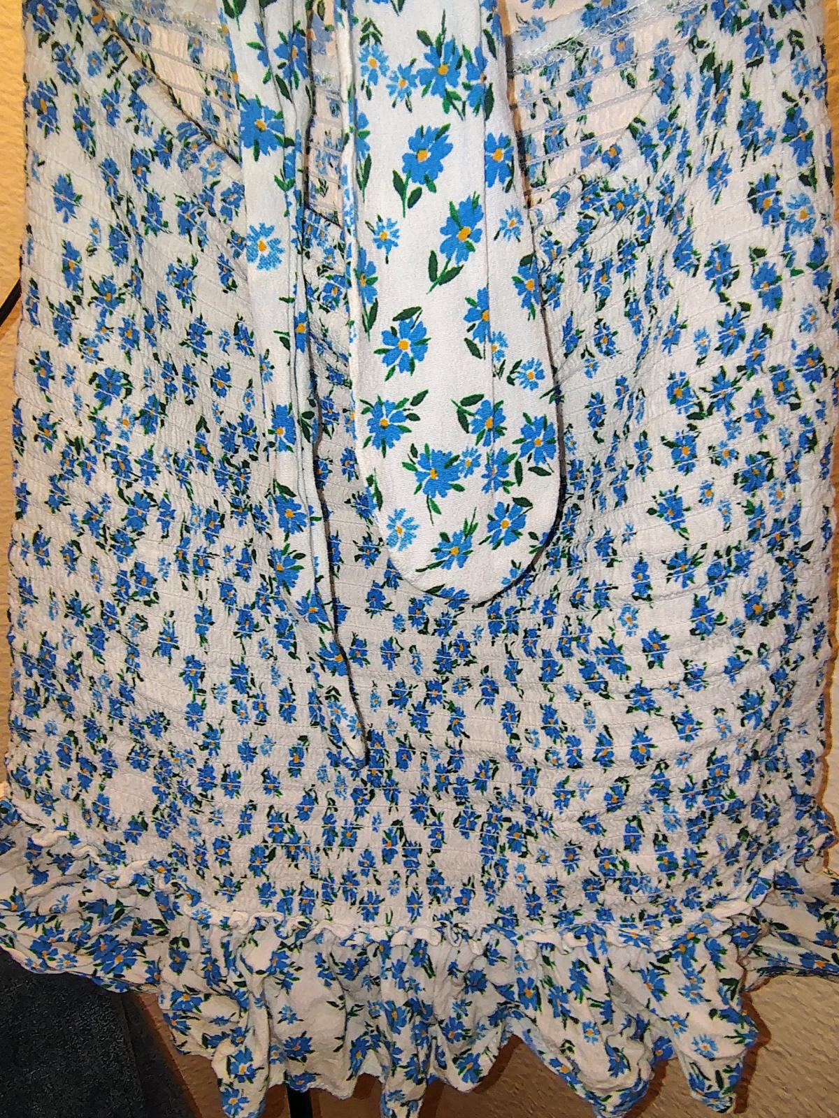Floral print Summer Dress ties I the front - Rancho Santa Margarita, California - FleaMarketBay