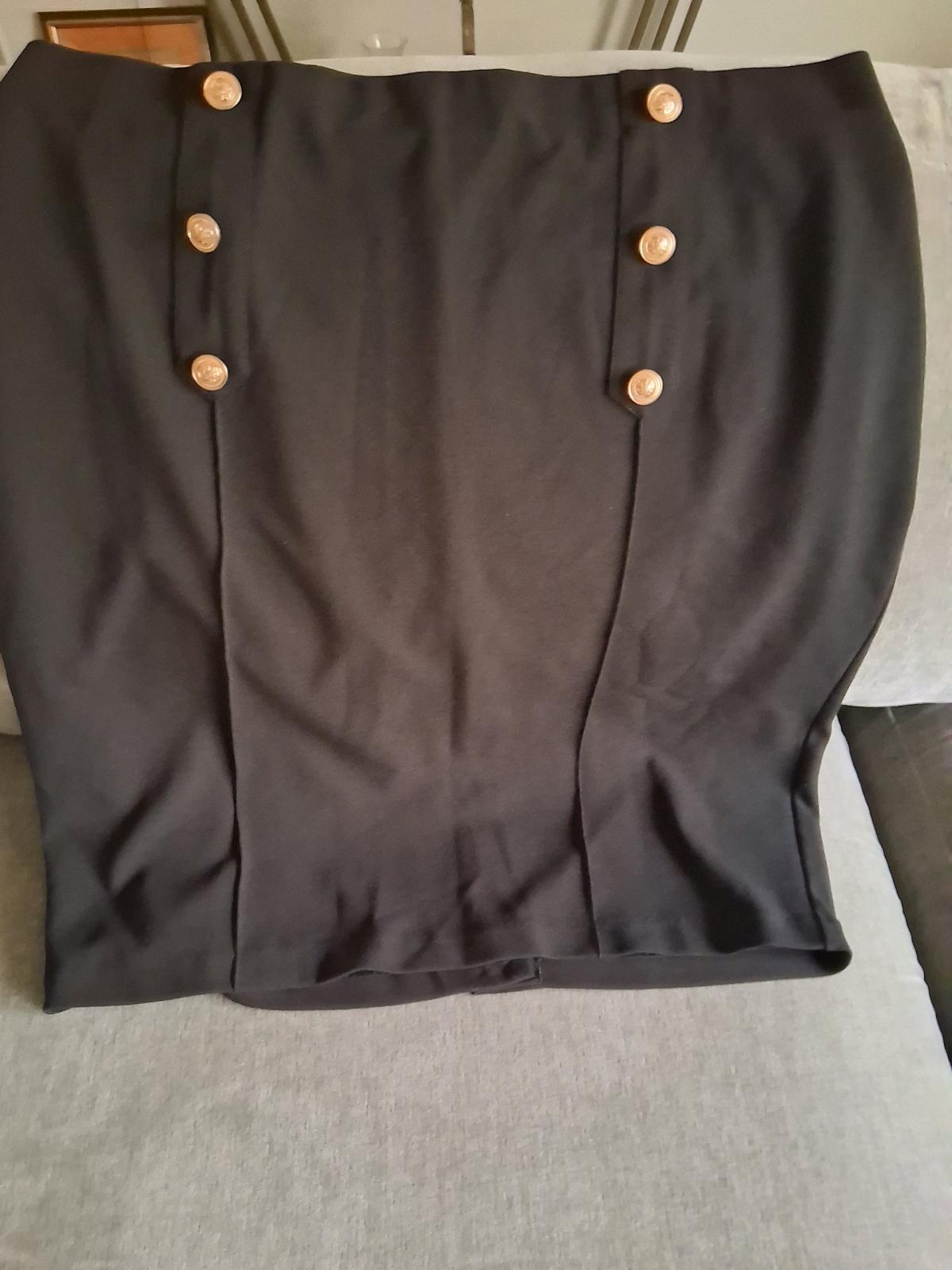 Ladies Gold Button Skirt - Columbia, South Carolina - FleaMarketBay