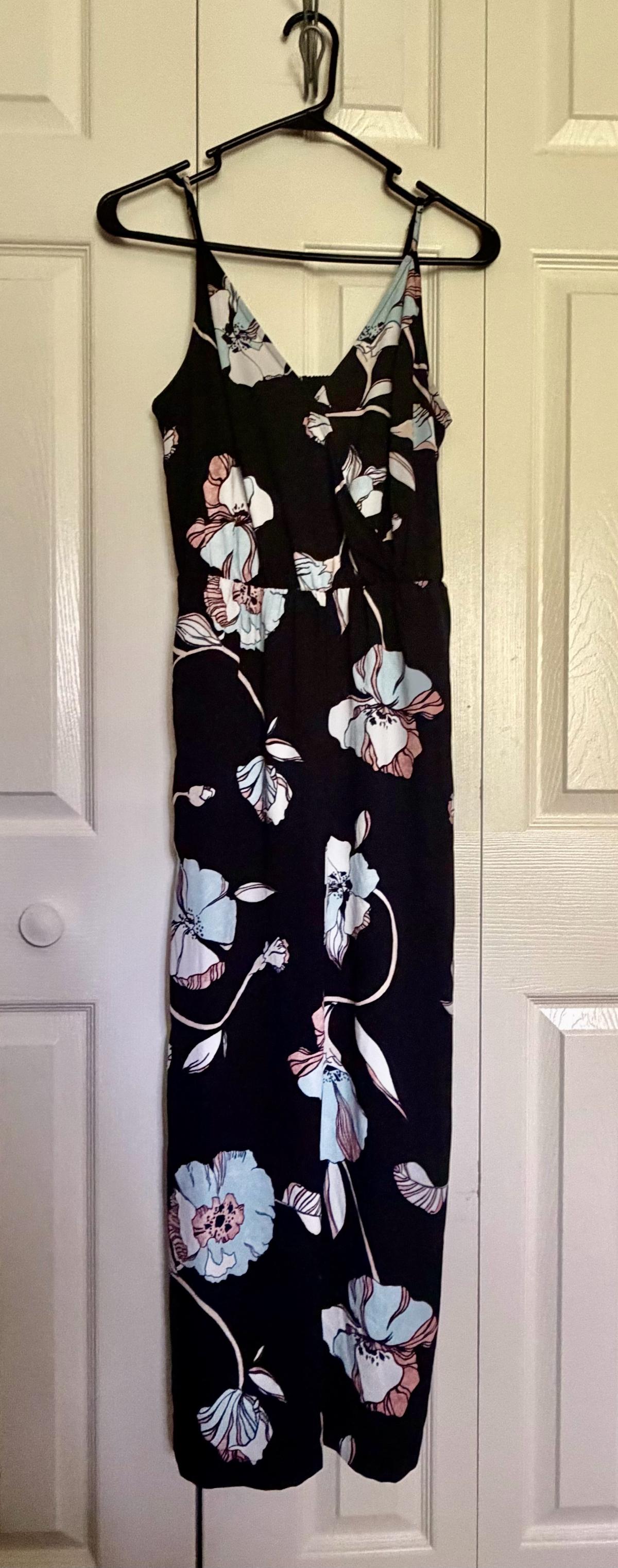 Floral jumsuit - Canton, Georgia - FleaMarketBay