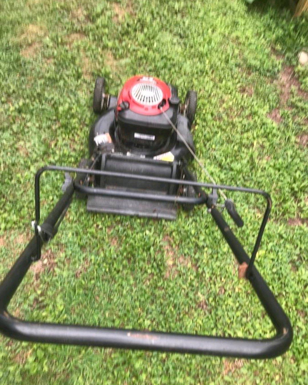 Craftsman Gas Push Lawn Mower - Brooklyn, New York - FleaMarketBay