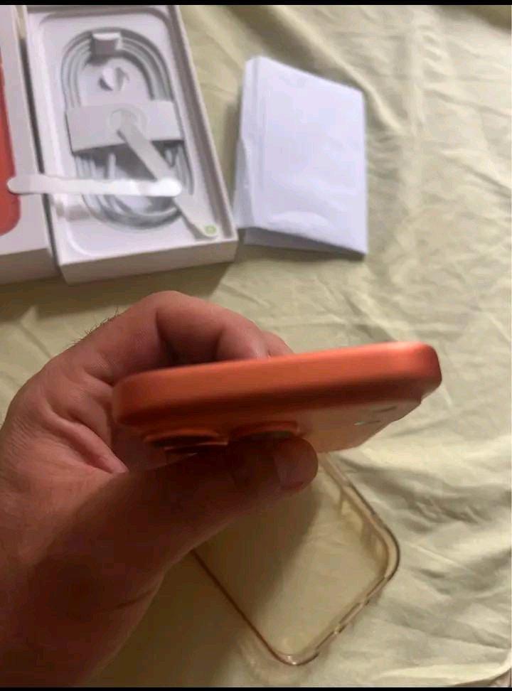 iphone 17pro maX 512gb - Royal City, Washington - FleaMarketBay