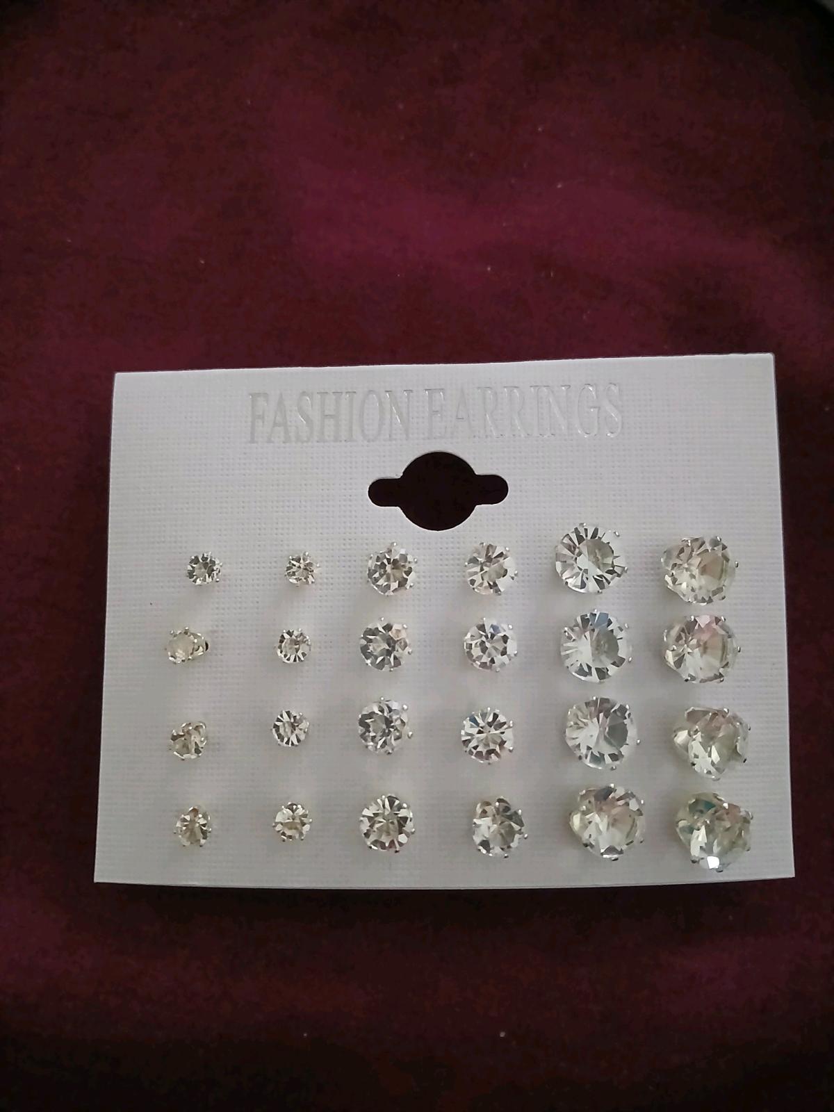 solitaire earrings - Decatur, Illinois - FleaMarketBay