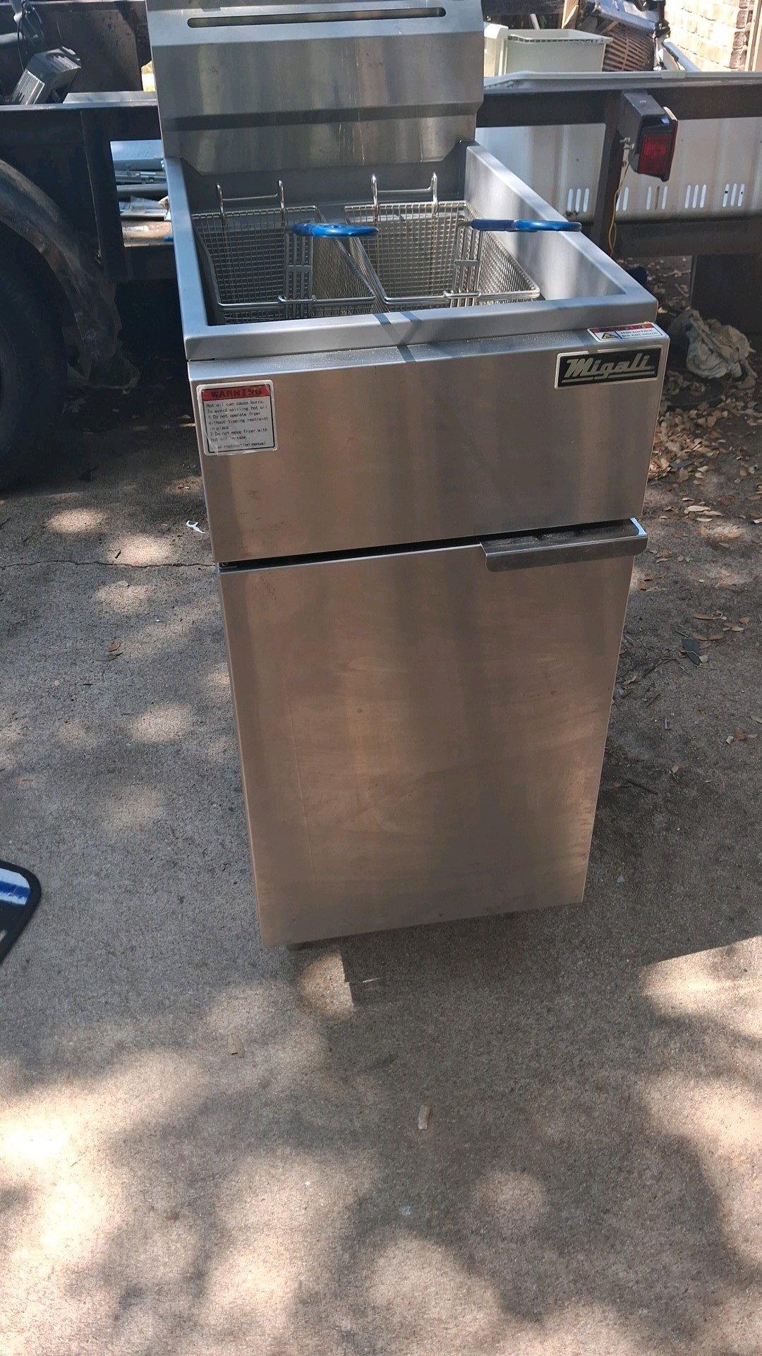 migali restaraunt  stainless deep fryer - Fort Worth, Texas - FleaMarketBay