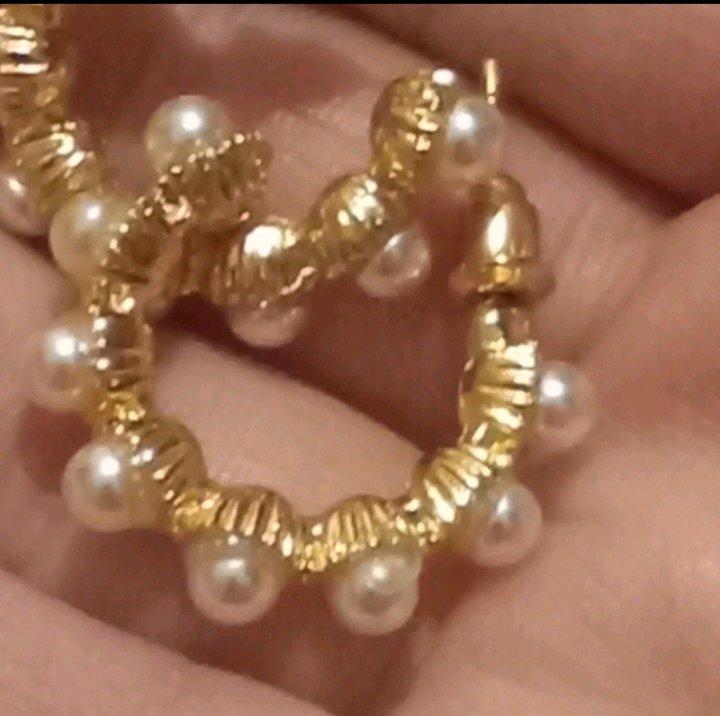 gold tone earrings - Ogden, Utah - FleaMarketBay