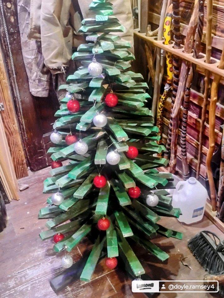 I have 5 spiral wooden Christmas trees from 3ft up to 6 ft - Yukon, Oklahoma - FleaMarketBay